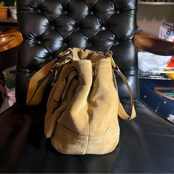 Vintage COACH Soho Suede Cargo Tote (Excellent condition) - Picture 4 of 10